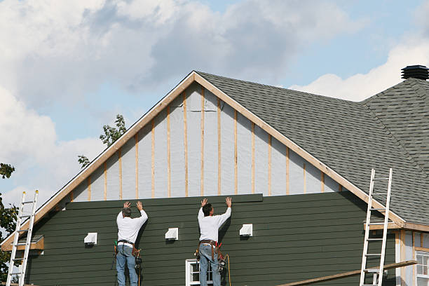 Professional Siding Contractor technician working in USA